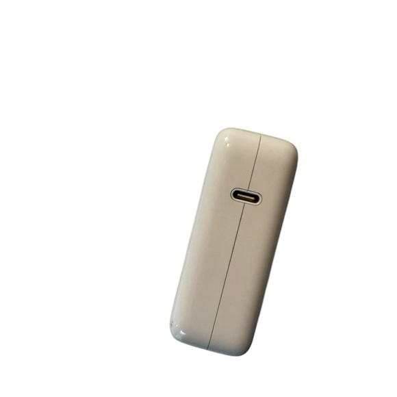 2 White USB A Charging Blocks & 1 White USB C Large Charging Block - Picture 3 of 3